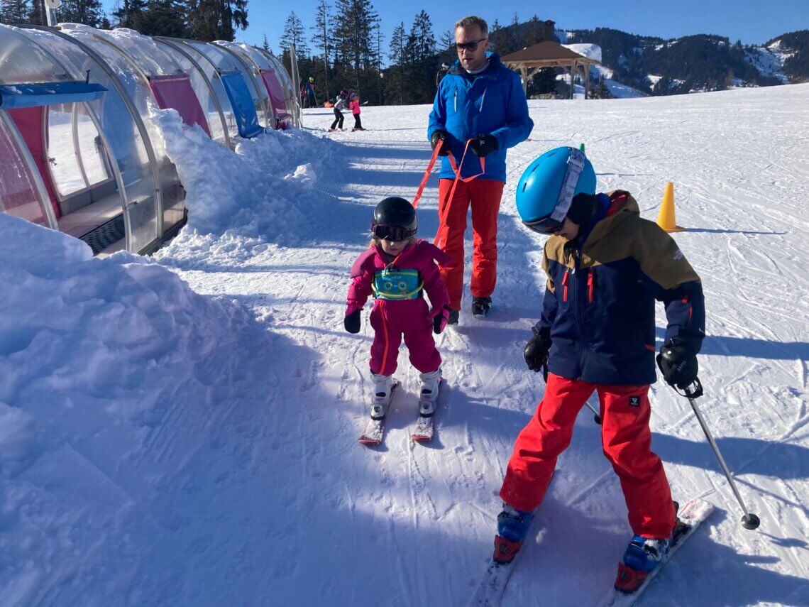 het eerst op wintersport kinderen: 20 tips een uitgebreide paklijst | Kids in de bergen