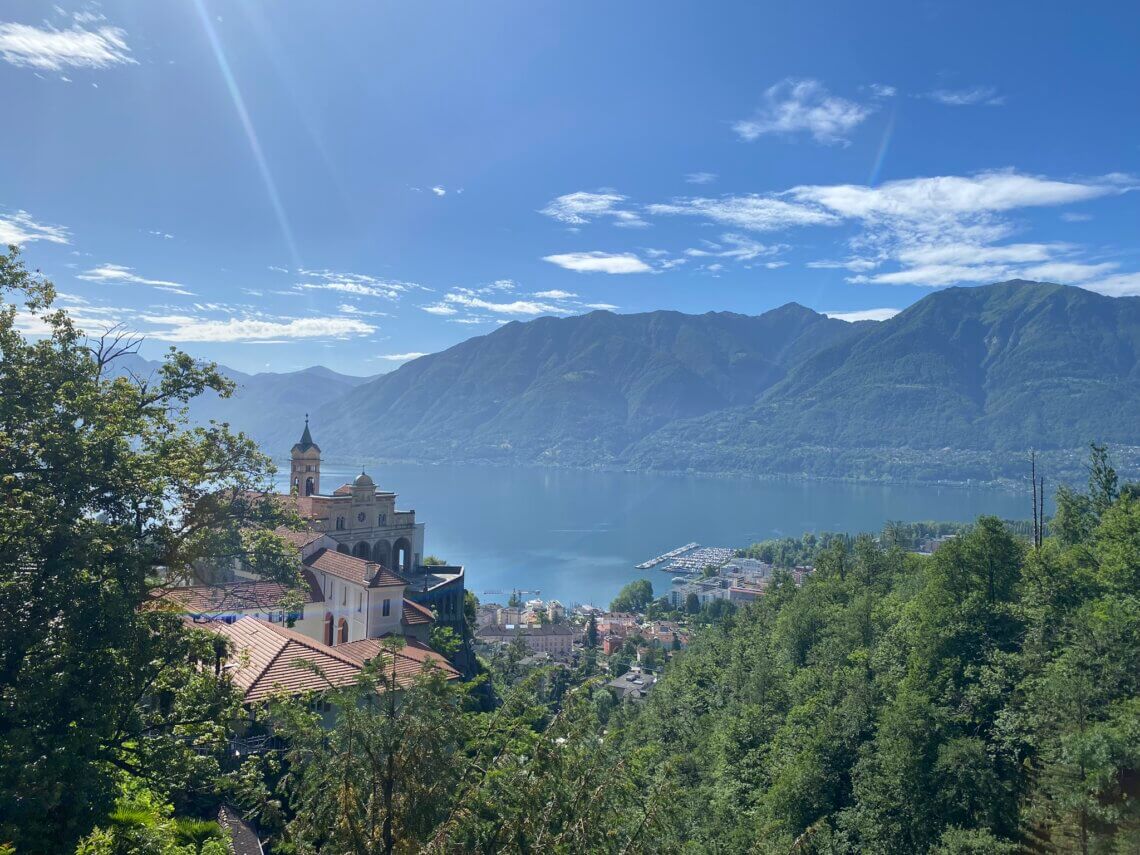 Uitzicht vanaf Madonna del Sasso in Orselina.