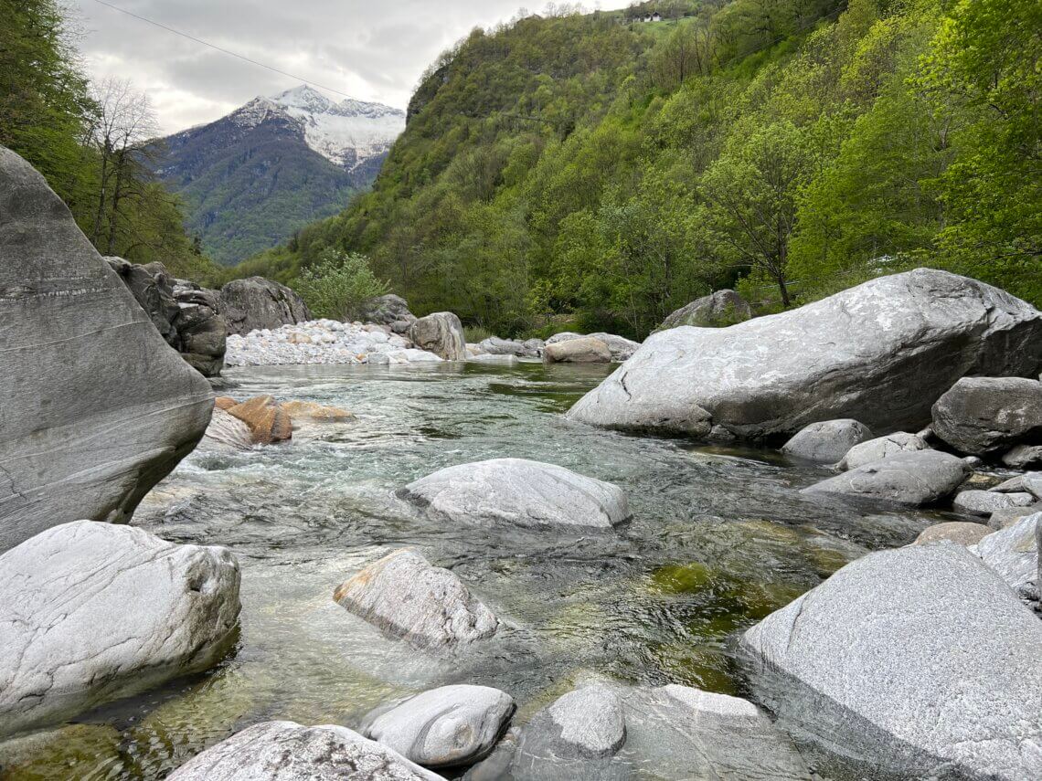 Valle Verzasca en Vallemaggia zijn prachtige valleien in Ticino in Zwitserland.