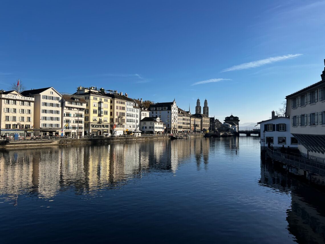 Zürich is de grootste stad van Zwitserland.