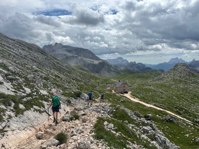 Dit moment, het zien van de Rifugio is altijd zo bijzonder! We hebben het gehaald!