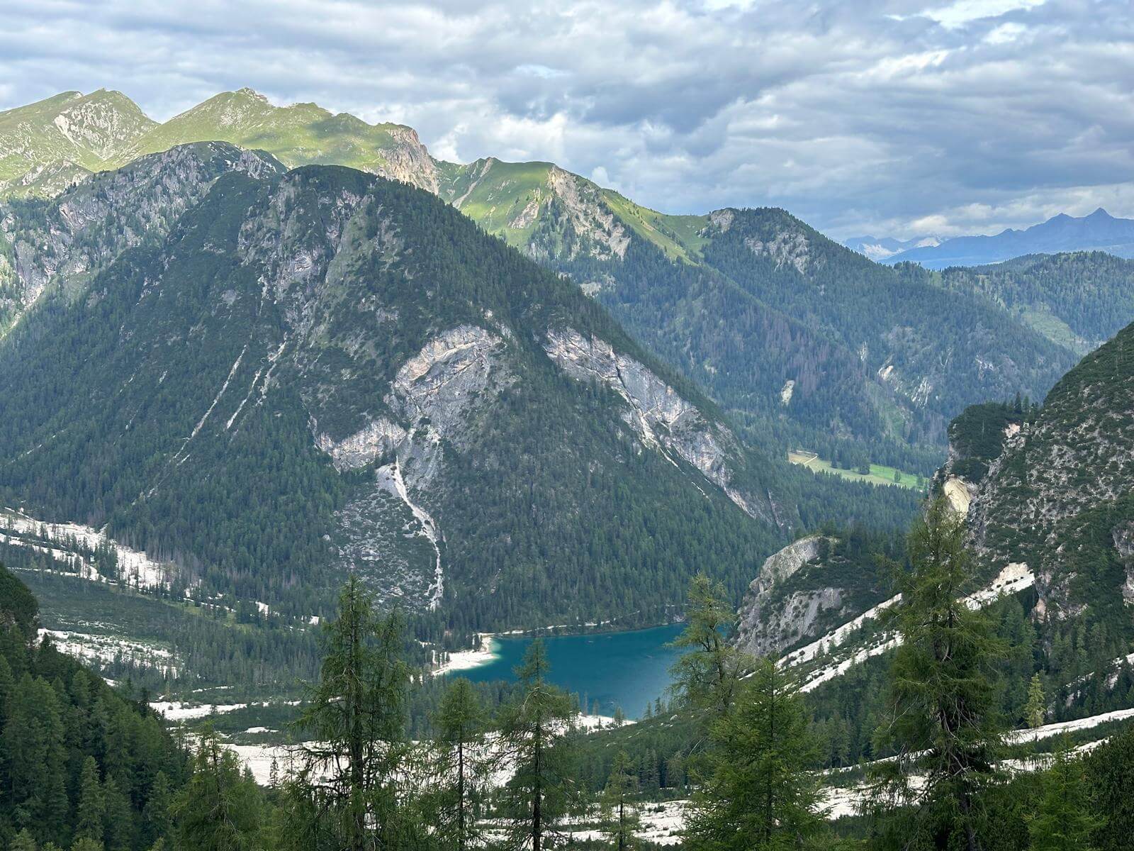 Huttentocht vanaf Lago di Braies.